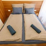Central City Apt In The Jewish Quarter With Free Parking