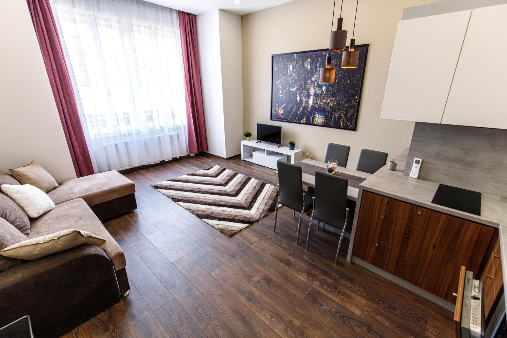 In The Jewish Quarter With Free Parking Budapest